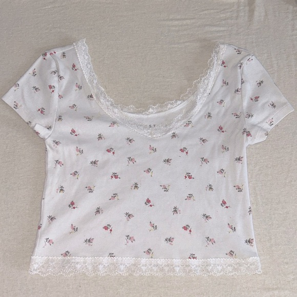 Aeropastle Lace Floral Crop Top - Picture 1 of 3